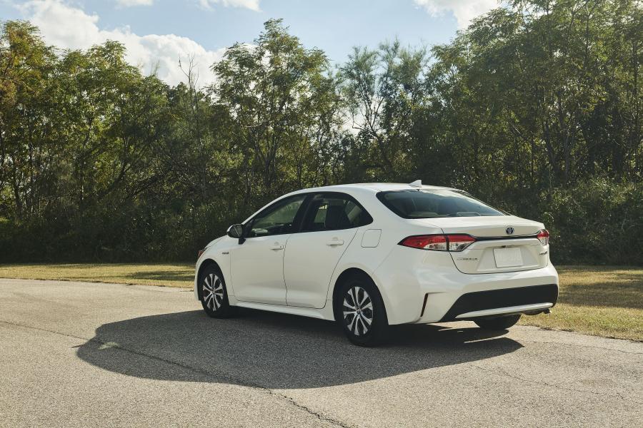  Toyota Corolla Hybrid Sedan 2019 года  (NA) (фото 23 из 44)